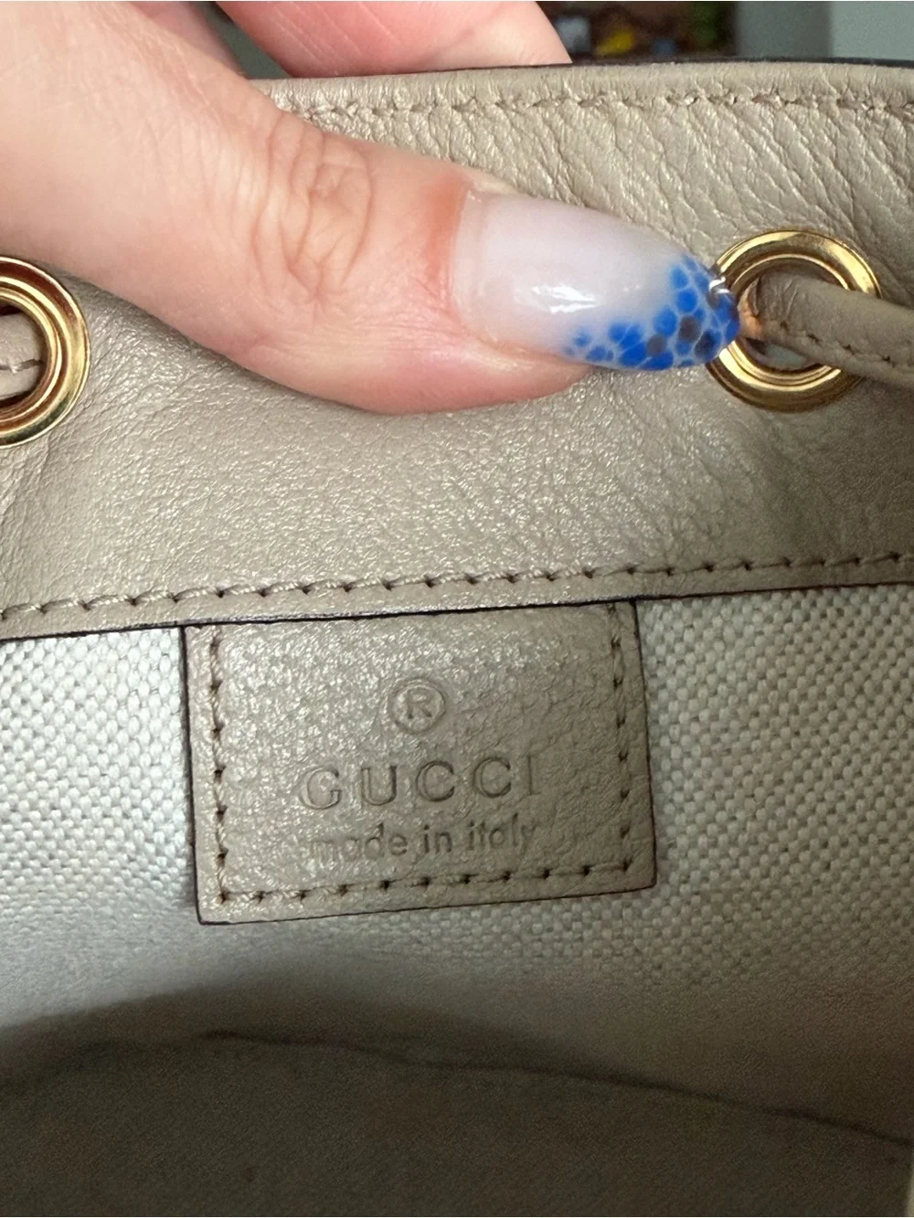 Gucci Cream GG Canvas Drawstring Crossbody with Red & Green Web